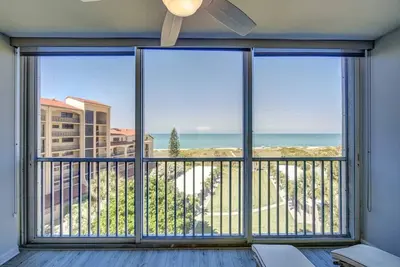 Image de Plage privée, accès privé, incroyable vue sur la mer / la plage, WiFi / câble, cuisine gastronomique