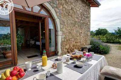 Image de Gîte avec cheminée, jardin et wifi aux Salles