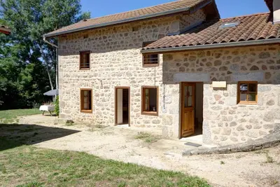 Image de Gîte Charmant avec Jardin Privatif, Cheminée, et Activités Nature Proches, Animaux Acceptés
