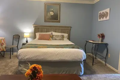 Image de Couple’s cute cottage retreat (Cabin #1)