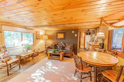 Image de Cabane de pêche toutes saisons sur les lacs Colby et Saranac