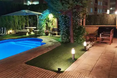 Image de Maison de vacances confortable avec piscine et jardin (rez-de-chaussée)