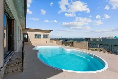 Image de Bay Dreamer- Bayfront- Piscine PRIVÉE, 10 personnes