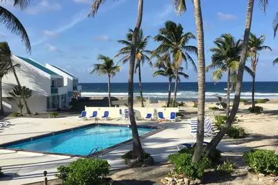 Image de Ocean Front 2 Bed 2 Bath Condo Fun & Sun