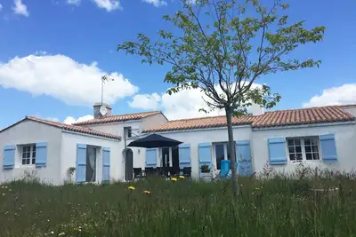 Image de Grande maison de charme, proche de la plage
