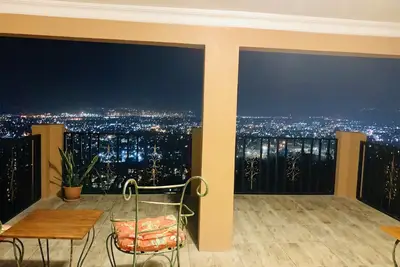 Image de Bella Vista 3 Bd \/ 3. 5ème avec vue sur la ville; minutes en voiture pour les grands événements.
