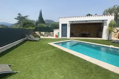 Image de Maison neuve individuelle, calme, avec piscine chauffée, au sel, plein soleil!