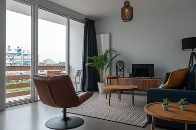 Image de De Boulevard 1 Cet appartement peut accueillir deux adultes et deux enfants.