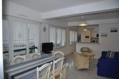 Image de Nuitée à partir170€ (mini 2nuits) La Baule Centre Ville, Tournesols