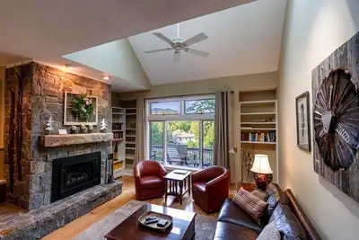 Image de Magnifique Condo avec vue sur la montagne