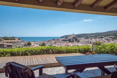 Image de Maison avec vue sur la mer Ă cinq minutes du centre ville
