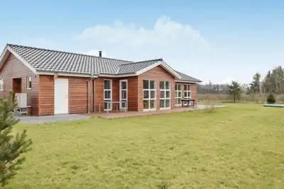 Image de Belle maison à Ejstrupholm avec sauna