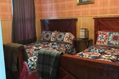Image de Colonie de chalets saisonniers avec piscine extérieure