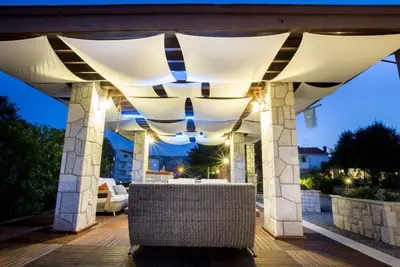 Image de Appartement dans Lopar avec Balcon, Climatisation, Wifi (4738-5)