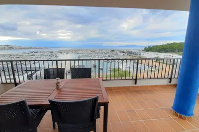 Image de Apartaments  Nàutic Mestral première ligne de mer