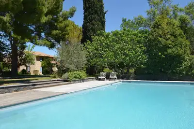 Image de Appartement avec jardin et piscine dans un mas provençale