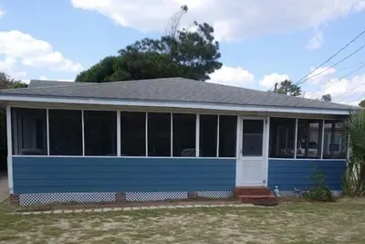 Image de Schlader Beach House à Belle Laguna Beach, en Floride