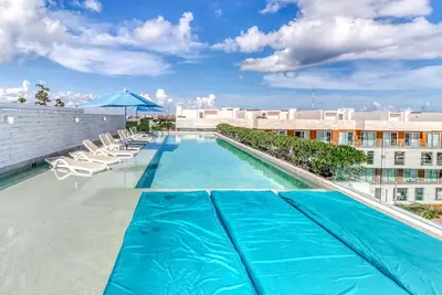 Image de Nouvelle Liste! Appartement moderne avec piscine partagée sur le toit et piscine, très bien situé!