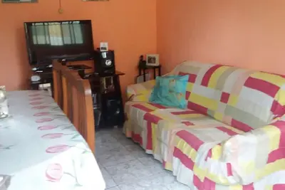 Image de Maison avec 1 suite, 3 salles de bains au total, près de la plage et de la montagne