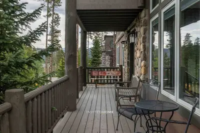 Image de Une retraite de ski de luxe avec tout le confort de la maison: Ski Hill Sanctuary