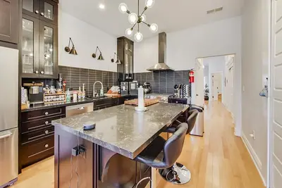 Image de Appartement récemment rénové au cœur du quartier animé de Castro, à San Francisco.