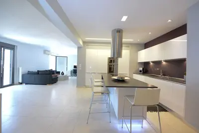 Image de Grand apt dans le centre de la ville # 2