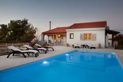 Image de Summer Breeze House * avec piscine privée * parking privé *