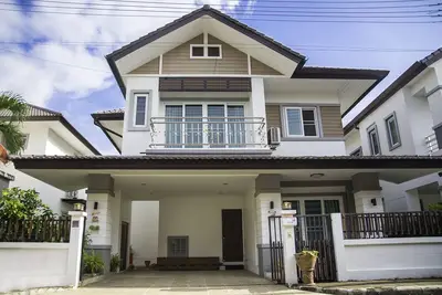 Image de BigHouse privé près de l'aéroport, de la rue culturelle et de la vieille ville