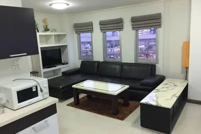 Image de Bangyai Inn - Chambre de 64 m² avec un emplacement parfait au coeur de Bangyai
