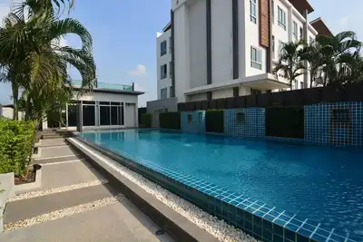 Image de Nouvelle chambre près de l'aéroport Suvarnabhumi et du centre commercial Paseo avec piscine et fitness! !