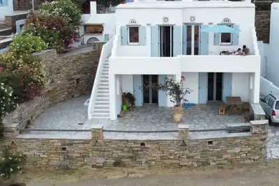 Image de Villa neuve moderne avec vue sur la mer Égée