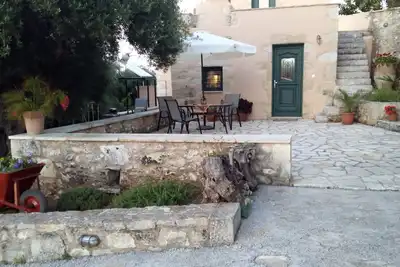 Image de Tzitzifes Old Stone Mansion