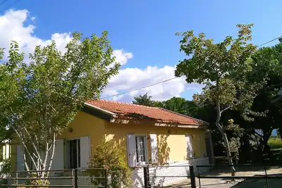 Image de A 5m de la mer, familial et convivial, grand jardin arboré.