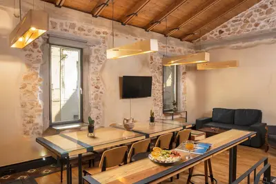 Image de Evans House - Studio de luxe en bord de mer avec véranda