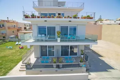 Image de Modern, Beachfront, Amenities, No car needed 3
