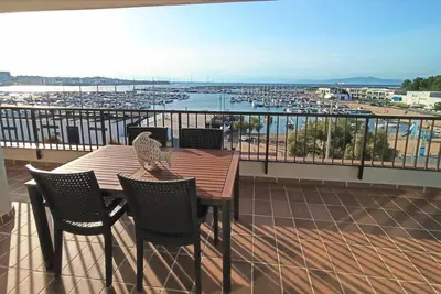 Image de Apartaments  Ponent première ligne de mer
