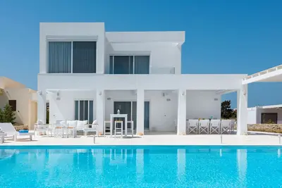 Image de Nada Beachfront Villa