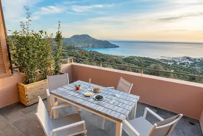 Image de Nouvelle construction de 80m2 à 15 min à pied de la plage terrasse privée Panoramique vue mer
