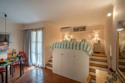 Image de Suite Vera colorée avec toit-terrasse près de Réthymnon