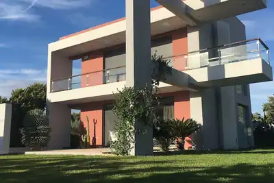 Image de Ensoleillé, confortable, confortable, élégant, calme.