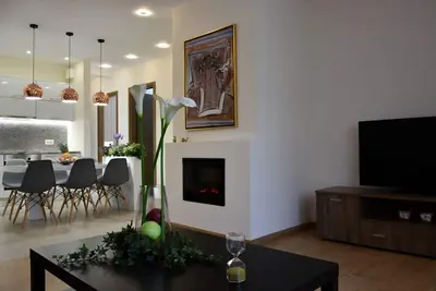 Image de Alke Homme, Appartement élégant, Acropole