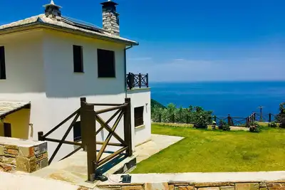 Image de Villa de luxe - vue spectaculaire sur la mer