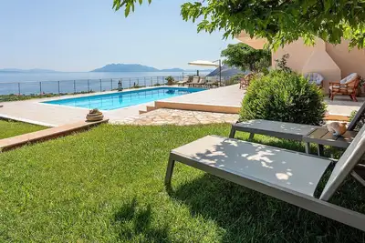 Image de Villa 'Magnolia' une résidence de luxe avec piscine et vue mer exceptionnelle