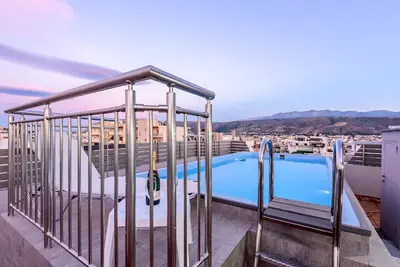 Image de Appartement De Luxe Avec Piscine À Evgenia