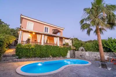 Image de Dryades Villa. Situé à 8 km de la plage de Réthymnon