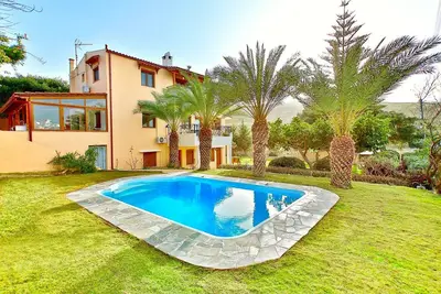 Villa Karteros avec piscine privée - Villa cinq chambres, pour 11 personnes