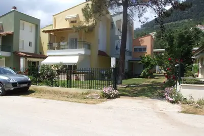 Image de Plage dorée (Chrissi Ammoudia), Maison au bord de la mer