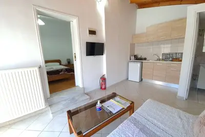 Image de G2-George Apartments by the Sea and Airport