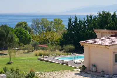 Image de Driftwood Villas est une éco villa avec piscine privée, à 3min à pied de la plage!
