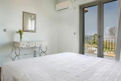 Aphrodite Villa De Prestige